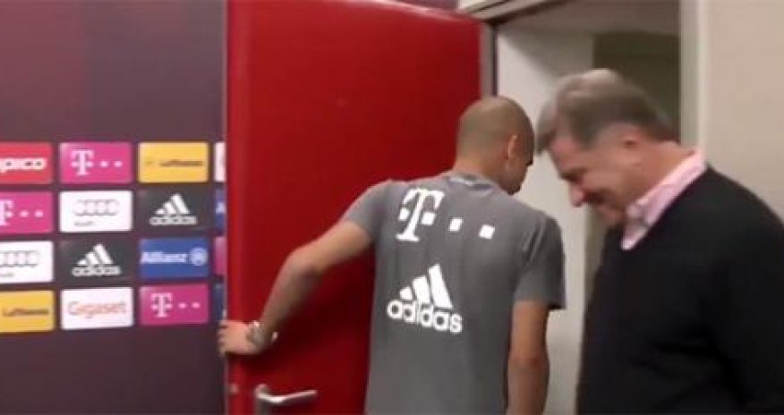 Qvardiola əsəbiləşib mətbuat konfransını tərk etdi