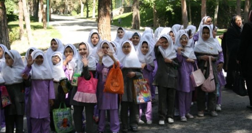 New academic year for Iran’s monolingual educational system or time for change?