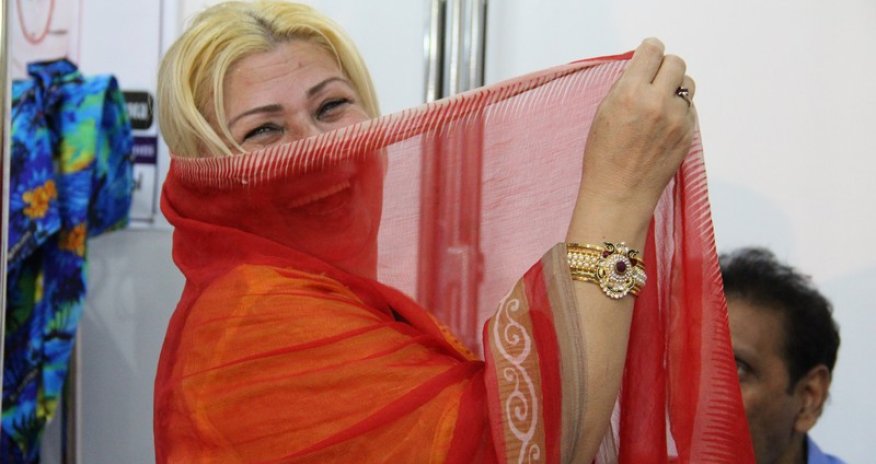 Hindlilərin Azərbaycan sərgisi - FOTOLAR