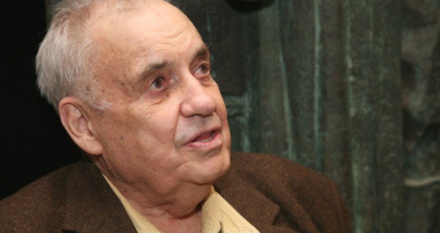 Эльдар Рязанов попал в больницу