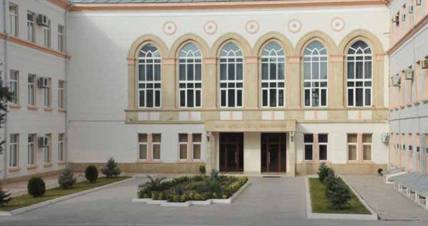 Məhkəmə sədri dövlət qurumunu məhkəməyə verdi