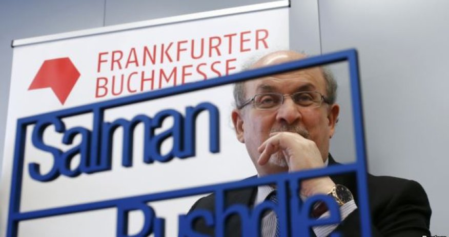 Salman Rüşdi: Top-tüfəngimiz yoxdur, ancaq qorxmuruq