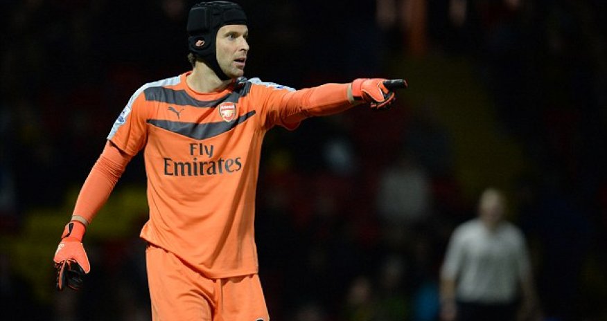 Arsenal goalkeeper Petr Cech hoping strong domestic run