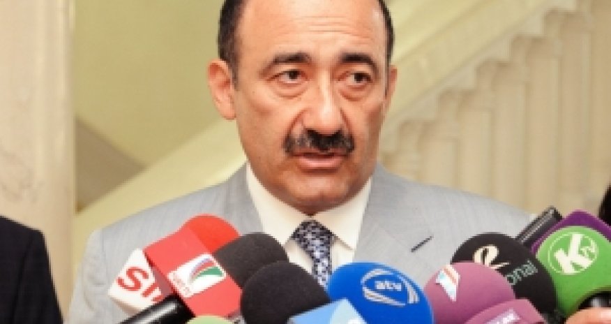 Əbülfəs Qarayev: “Artistlərə deyə bilmərəm ki, vuruşmasınlar”