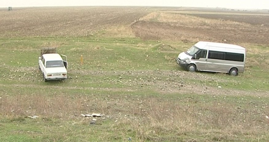 Azərbaycanda mikroavtobus dərəyə aşdı, xəsarət alanlar var