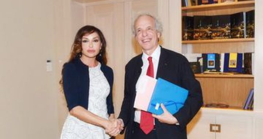 Azerbaijan's first lady meets head of Strasbourg university