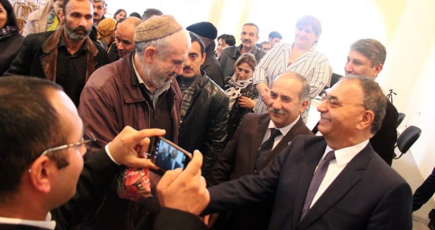 Asim Mollazadə: “Azərbaycanın savadlı və peşəkar gənclər ordusuna ehtiyacı var”