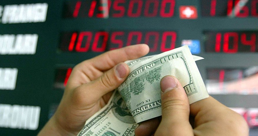 Dolların bahalaşan məzənnəsindən yeni xəbər