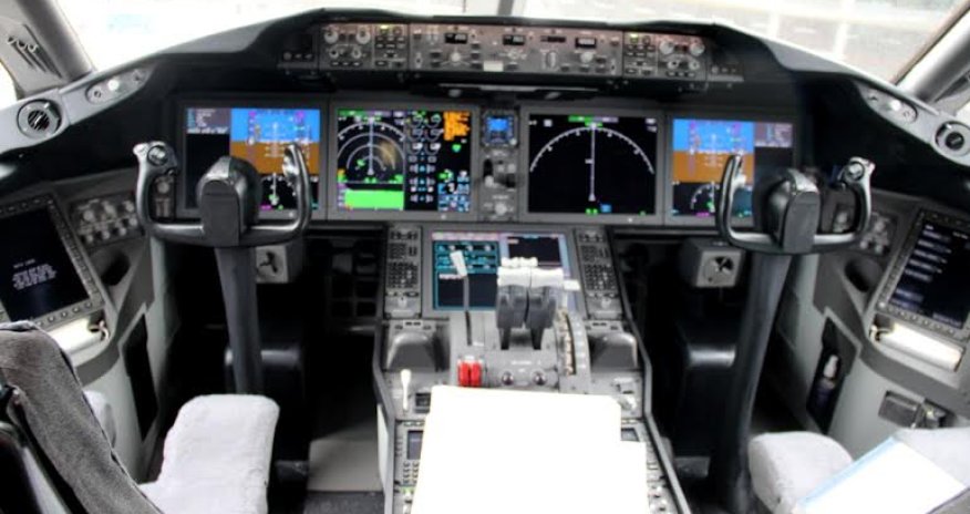 Один день в аэропорту  - ФОТО