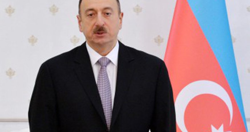 İlham Əliyev parlament seçkilərində səs verdi - VİDEO