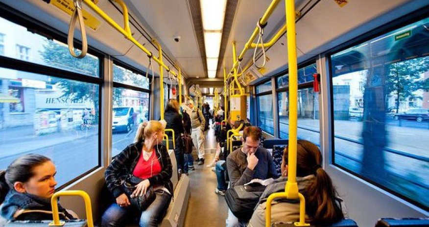 İşə ictimai nəqliyyatda getməyin FAYDASI