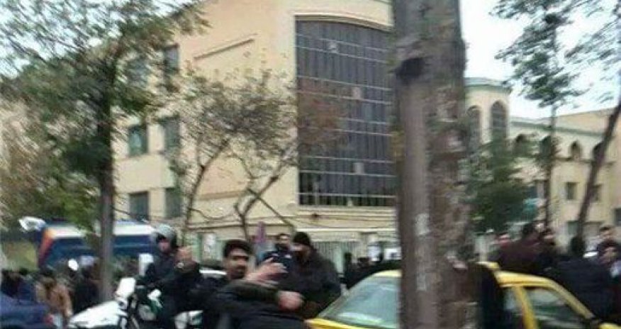 Cənubi Azərbaycan ayağa qalxdı: Haray, haray mən türkəm - FOTO + VİDEO