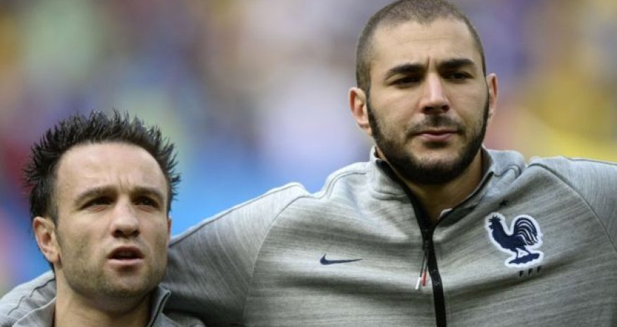 Benzema's France career threatened by sex tape case