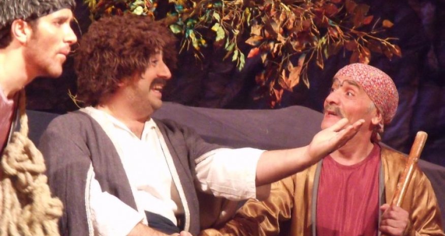 “Hekayəti xırs quldurbasan” komediyasını 100-cü dəfə nümayiş olunacaq