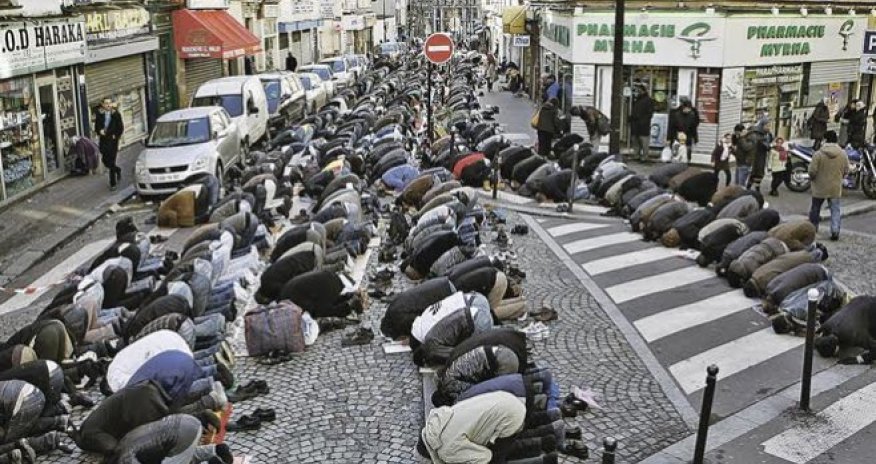 Fransız bayrağını söyənlər - YAZI