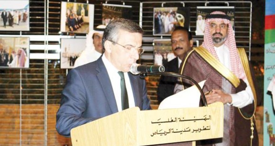 Azerbaijani envoy praises Saudi role in world affairs