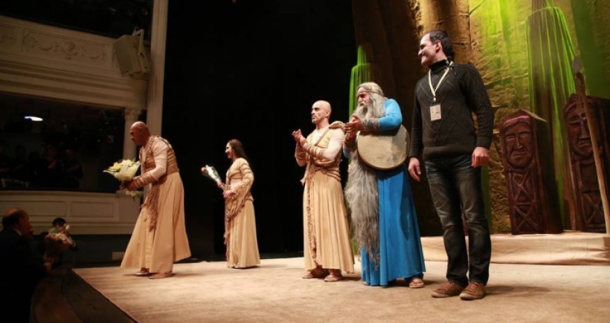 Milli Dram Teatrı Minskdə “İlahi oyun” tamaşası ilə çıxış etdi