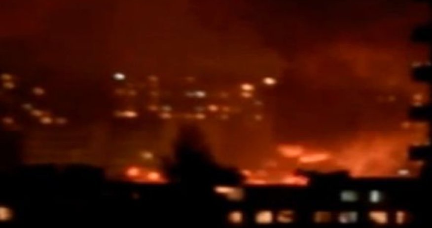 В Баку горит жилое здание  - ОБНОВЛЕНО