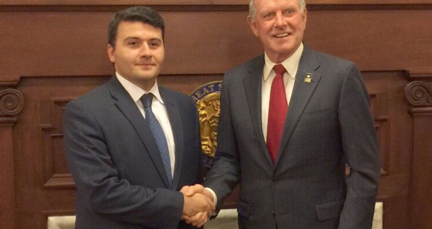Consul general of Azerbaijan meets with Otter