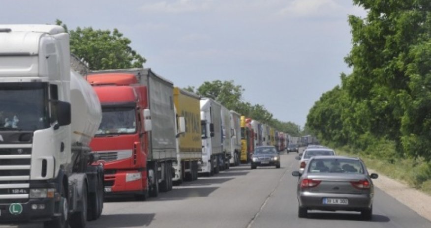 Trucks carrying Turkish exports blocked at Russian border