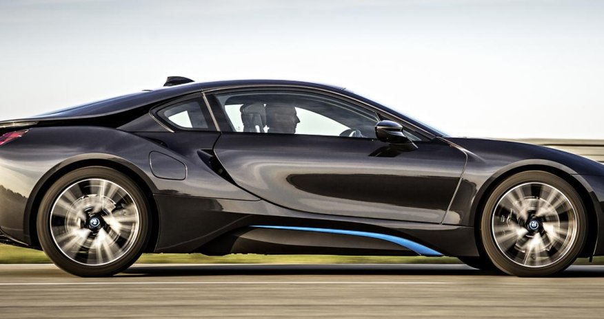 NBW's i8 swallows the M6's V8