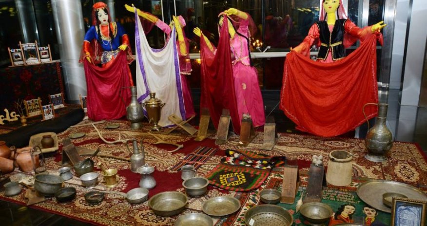 Azərbaycan Dövlət Gənc Tamaşaçılar Teatrına təşəkkür edilir - Fotolar