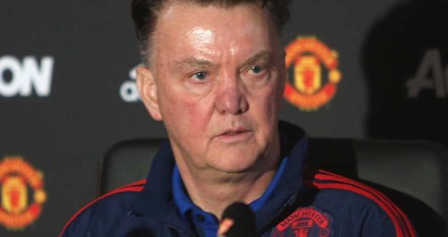 Louis van Gaal: Manchester United boss walks out of news conference