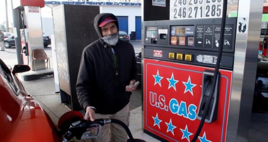 Stubborn oversupply through 2016 to curb oil price recovery: poll