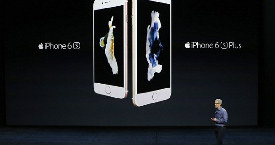 Apple shares crash amid reports iPhone maker will slash production of latest handset by 30%