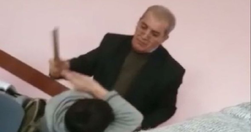 В Сумгаите учитель избил ученика