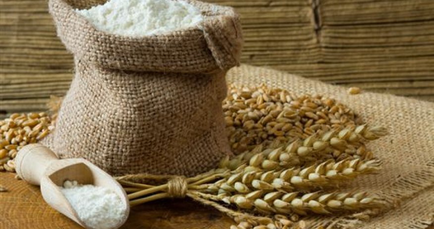 Azerbaijan lowers price of flour after currency slide