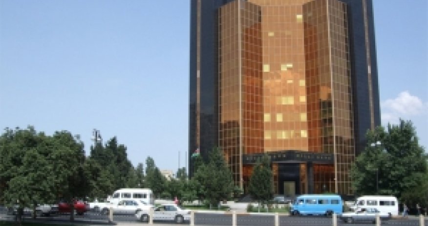 Dolların manata qarşı rəsmi məzənnəsi 1,6 manatı ötdü