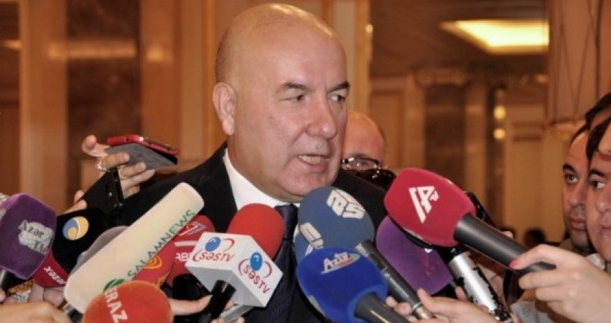 Azerbaijan moves to tighten currency controls as crisis rages