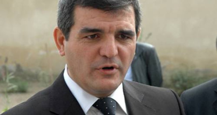 How much does Baku control ethnic Azerbaijanis inside Russia?