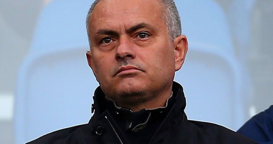 Man United hold talks with Jose Mourinho