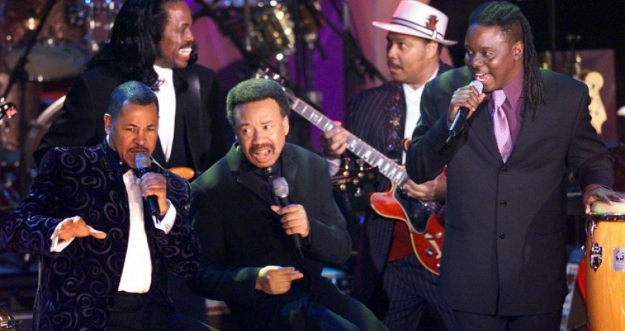 Məşhur musiqi qrupunun rəhbəri vəfat etdi