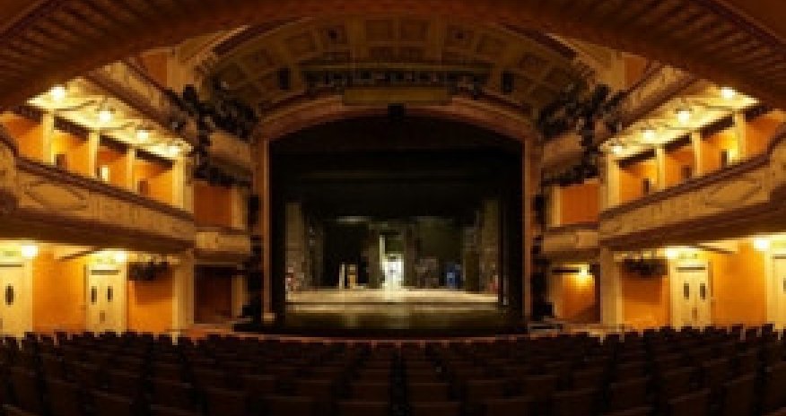 Avstriyada bomba xəbərinə görə teatrdan 850 tamaşaçı təxliyə edilib