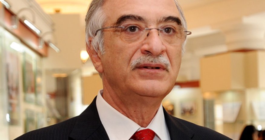 Polad Bülbüloğlu mükafatlandırıldı