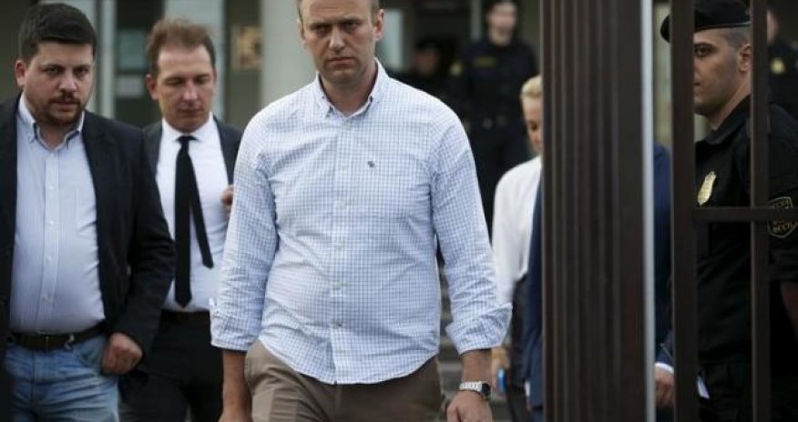 Kremlin critic Navalny files lawsuit against Putin