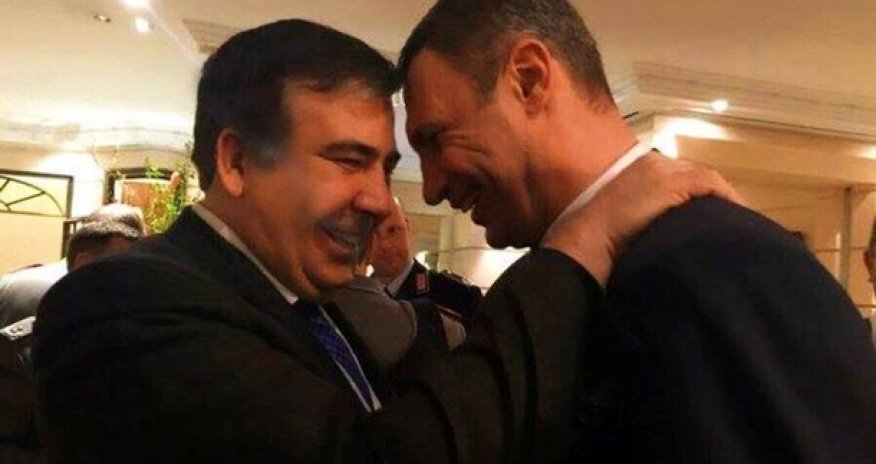 Саакашвили попрыгал перед камерой