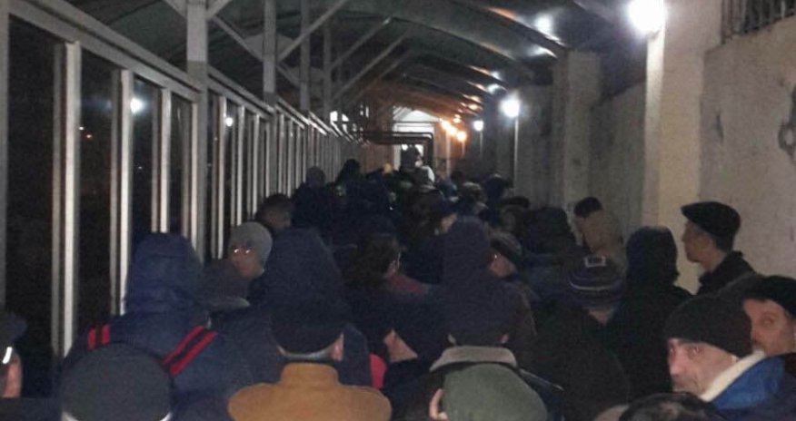 ​İki minə yaxın insan Azərbaycan-Rusiya sərhədində qalıb - Fotolar