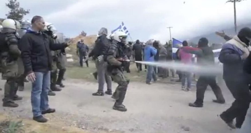 Полиция против мигрантов