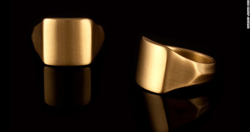 How do you buy an engagement ring for a man?