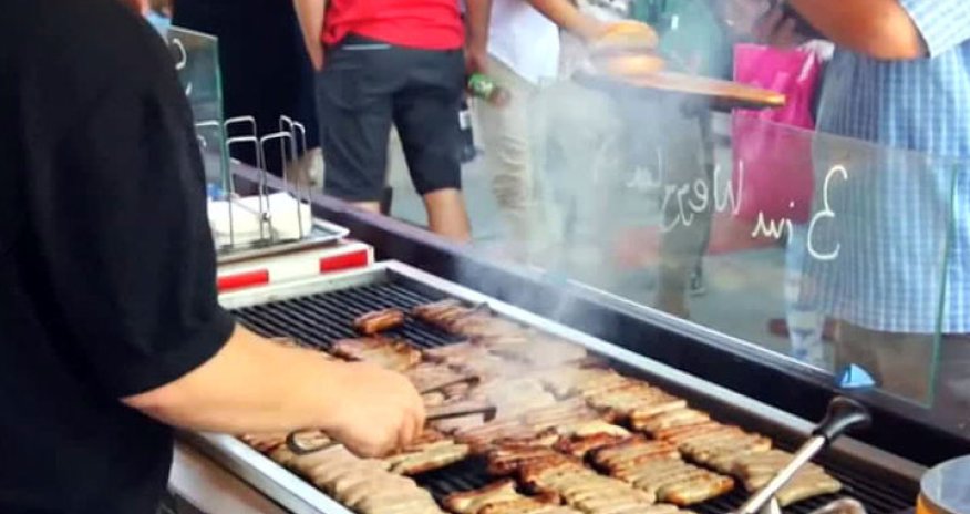 Мигранты лишили Германию сосисок