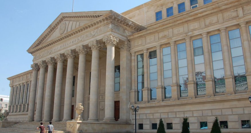 Ali Məhkəmənin hakimi vəzifəsindən azad edildi