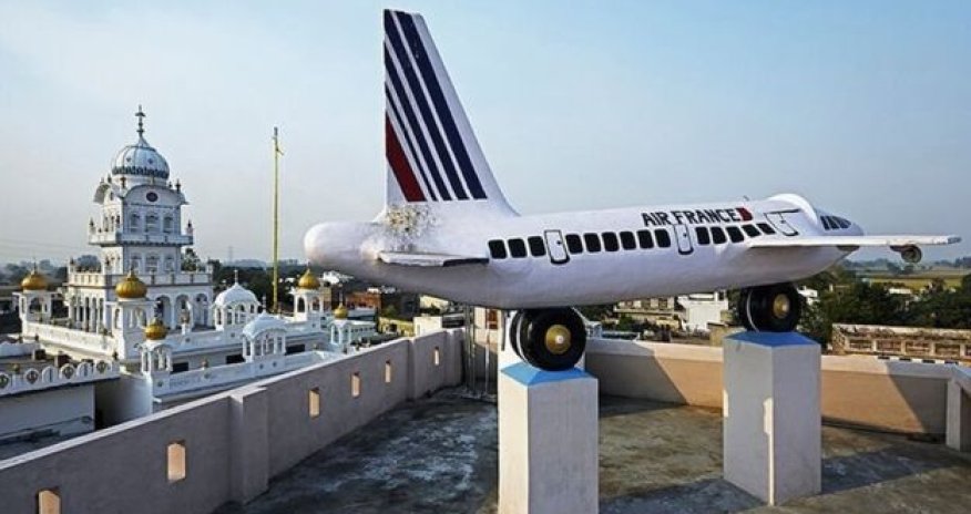 Indian state where a plane on the roof is normal
