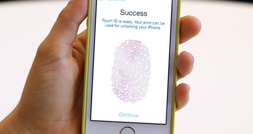 Terrifying 'glitch' that unlocks your iPhone without a password has everyone fooled