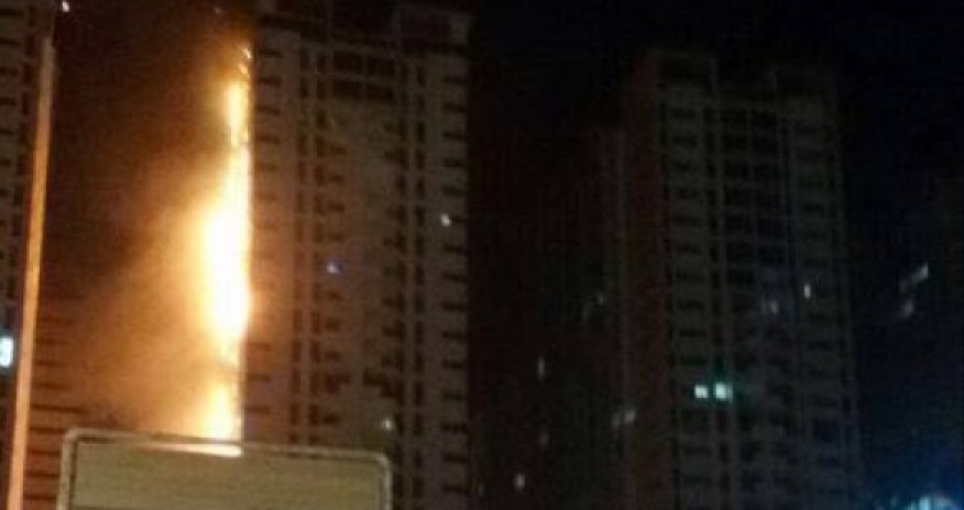 В ОАЭ загорелся небоскреб