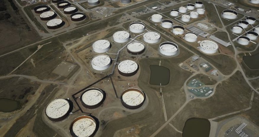 Oil glut up close: How Cushing copes with full crude tanks