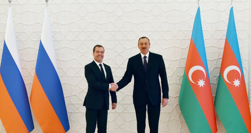 Ilham Aliyev, Russian PM hold a one-on-one meeting